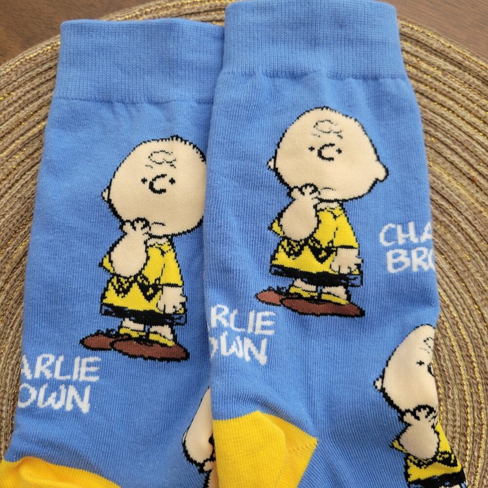 NEW Peanuts Charlie Brown Blue Yellow Ankle Socks Unisex - Picture 4 of 6